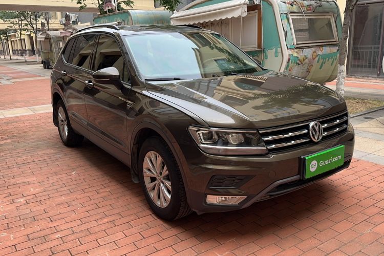 Used Volkswagen Tiguan L 2017 330TSI Automatic Two-Wheel Drive Luxury Edition Exterior 3