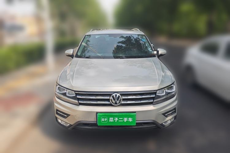 Used Volkswagen Tiguan L 2017 330TSI Automatic Two-Wheel Drive Luxury Edition Front