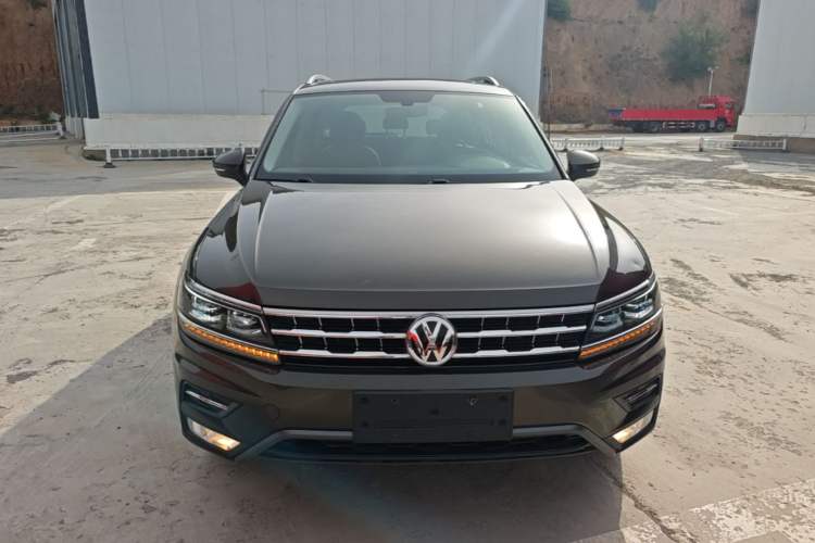 Used Volkswagen Tiguan L 2017 380TSI Automatic All-Wheel-Drive Luxury Edition Front