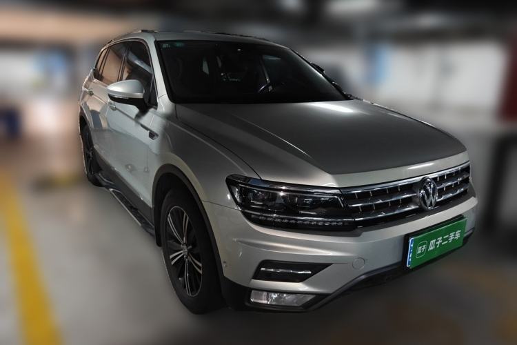 Used Volkswagen Tiguan L 2017 330TSI Automatic Two-Wheel Drive Flagship Edition Front Right 45 Deg