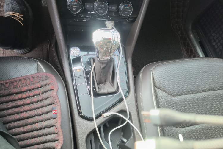 Used Volkswagen Tiguan L 2017 330TSI Automatic Two-Wheel Drive Flagship Edition Gear Lever