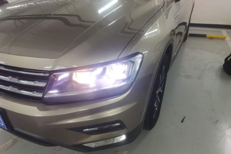Used Volkswagen Tiguan L 2017 330TSI Automatic Two-Wheel Drive Luxury Edition Left Front Headlight