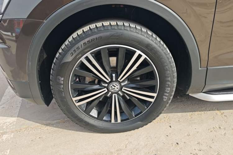 Used Volkswagen Tiguan L 2017 380TSI Automatic All-Wheel-Drive Luxury Edition Left Front Wheel Hub
