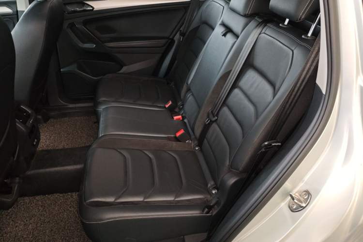 Used Volkswagen Tiguan L 2017 330TSI Automatic Two-Wheel Drive Luxury Edition Left Rear Seat