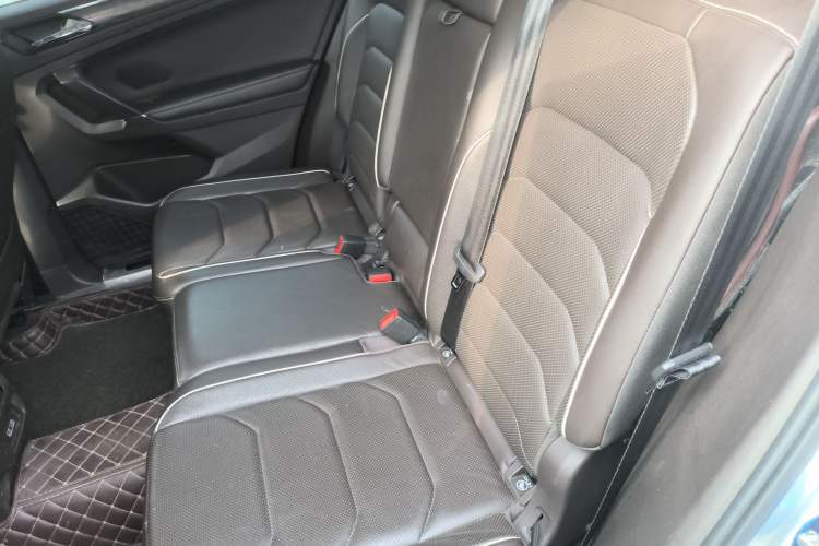 Used Volkswagen Tiguan L 2017 330TSI Automatic Two-Wheel Drive Flagship Edition Left Rear Seat