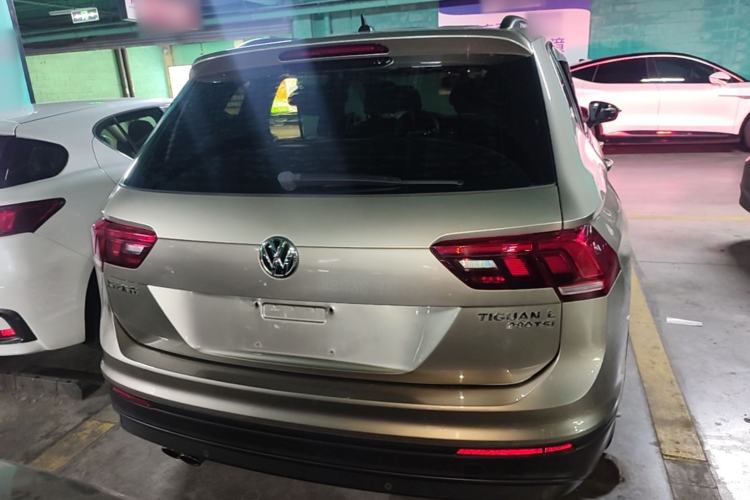 Used Volkswagen Tiguan L 2017 330TSI Automatic Two-Wheel Drive Luxury Edition Rear