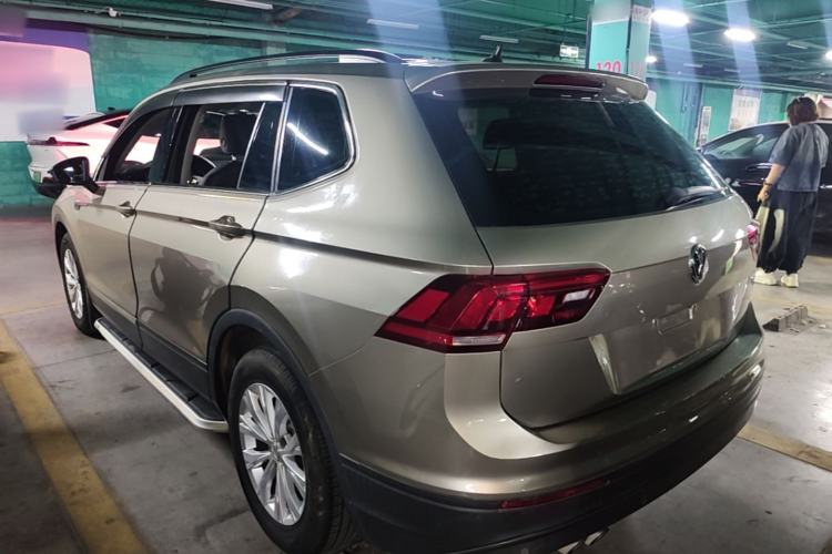 Used Volkswagen Tiguan L 2017 330TSI Automatic Two-Wheel Drive Luxury Edition Rear Left 45 Deg