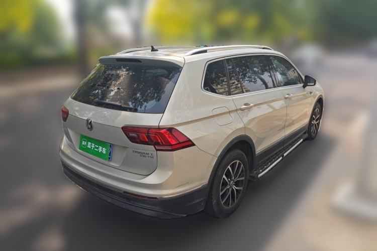 Used Volkswagen Tiguan L 2017 330TSI Automatic Two-Wheel Drive Luxury Edition Rear Right 45 Deg