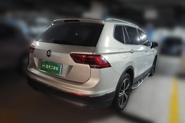 Used Volkswagen Tiguan L 2017 330TSI Automatic Two-Wheel Drive Flagship Edition Rear Right 45 Deg