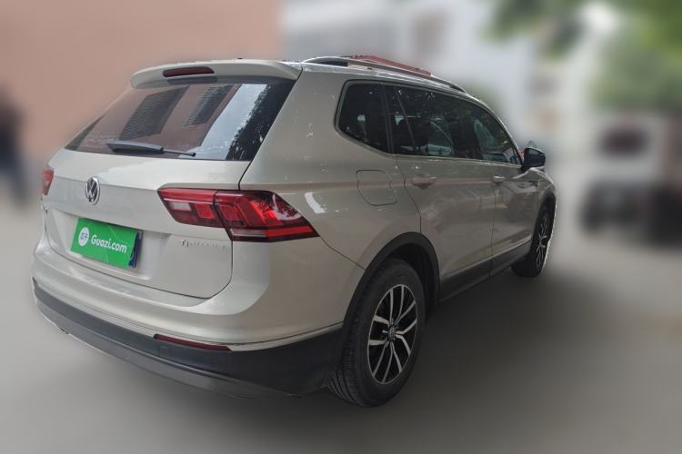 Used Volkswagen Tiguan L 2017 330TSI Automatic Two-Wheel Drive Luxury Edition Rear Right 45 Deg