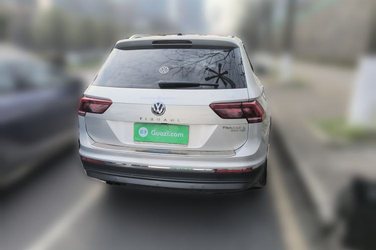 Used Volkswagen Tiguan L 2017 330TSI Automatic Two-Wheel Drive Flagship Edition Rear