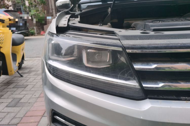 Used Volkswagen Tiguan L 2017 330TSI Automatic Two-Wheel Drive Luxury Edition Right Front Headlight