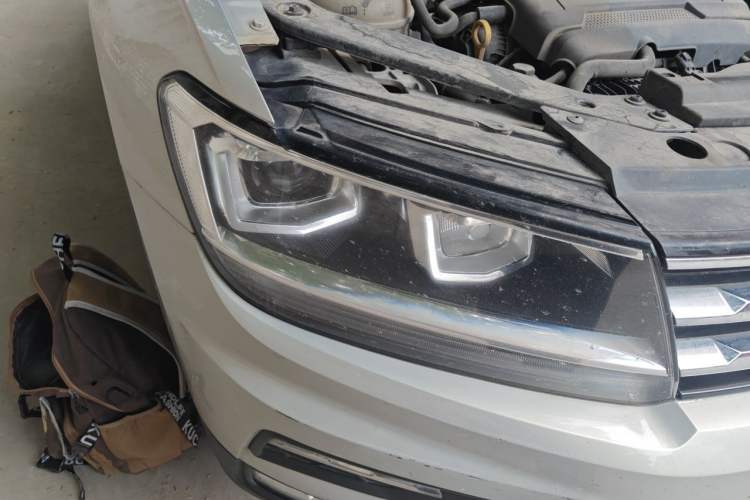 Used Volkswagen Tiguan L 2017 330TSI Automatic Two-Wheel Drive Luxury Edition Right Front Headlight