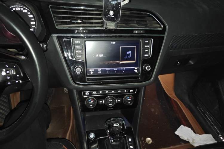 Used Volkswagen Tiguan L 2017 380TSI Automatic All-Wheel Drive Supreme Flagship Edition Audio And AC Panel