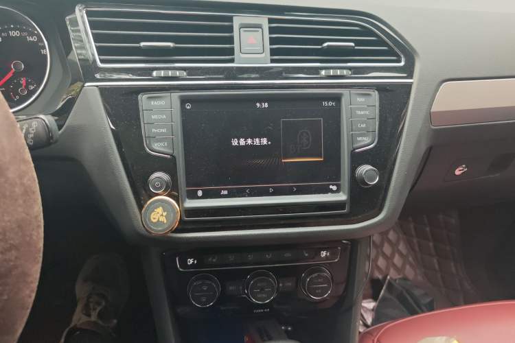 Used Volkswagen Tiguan L 2017 380TSI Automatic All-Wheel-Drive Luxury Edition Audio And AC Panel