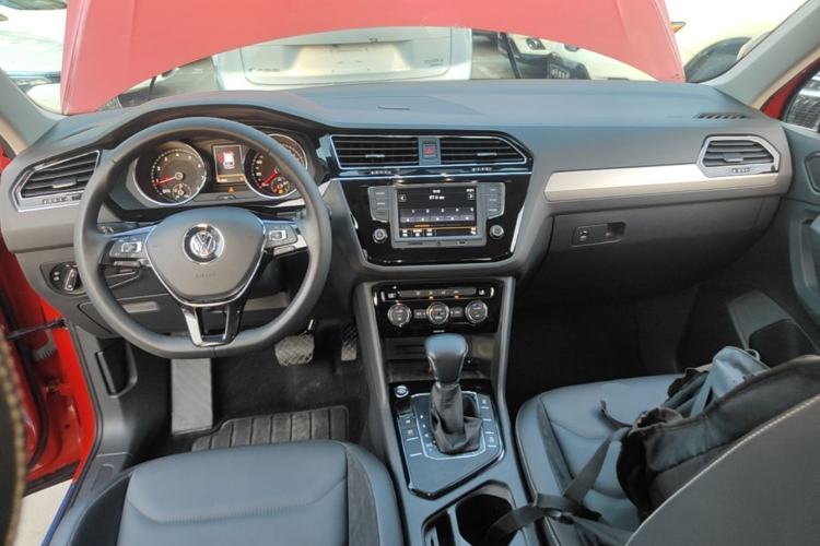 Used Volkswagen Tiguan L 2017 330TSI Automatic Two-Wheel Drive Comfort Edition Center Console