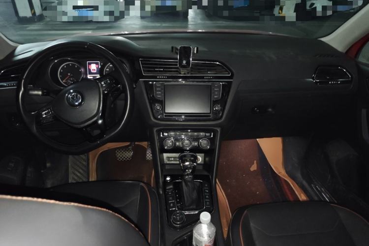 Used Volkswagen Tiguan L 2017 380TSI Automatic All-Wheel Drive Supreme Flagship Edition Center Console