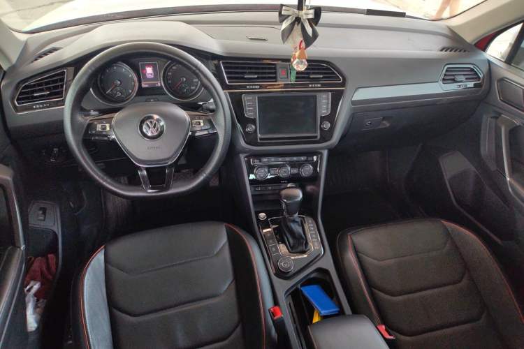 Used Volkswagen Tiguan L 2017 380TSI Automatic All-Wheel-Drive Flagship Edition Center Console