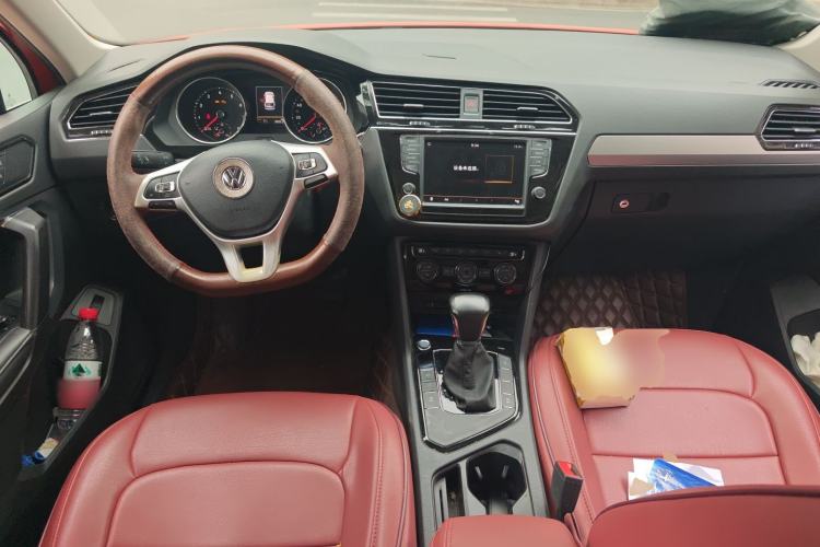 Used Volkswagen Tiguan L 2017 380TSI Automatic All-Wheel-Drive Luxury Edition Center Console