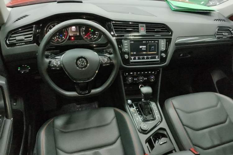 Used Volkswagen Tiguan L 2017 380TSI Automatic All-Wheel Drive Supreme Flagship Edition Center Console