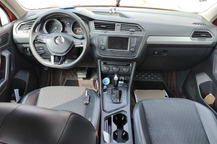 Used Volkswagen Tiguan L 2017 330TSI Automatic Two-Wheel Drive Luxury Edition Center Console