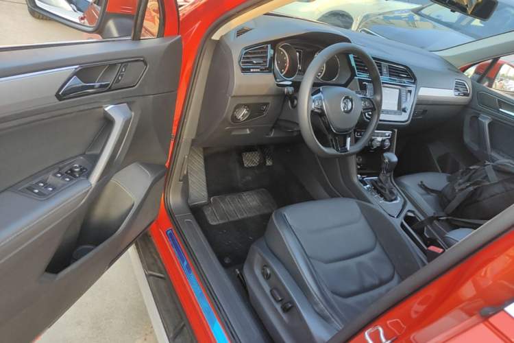 Used Volkswagen Tiguan L 2017 330TSI Automatic Two-Wheel Drive Comfort Edition Driver Seat