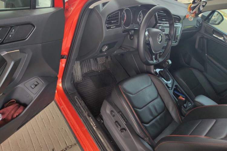 Used Volkswagen Tiguan L 2017 380TSI Automatic All-Wheel-Drive Flagship Edition Driver Seat