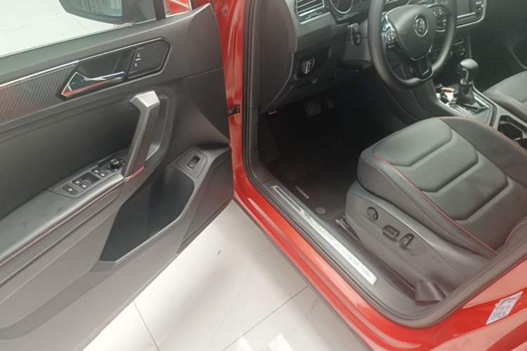 Used Volkswagen Tiguan L 2017 330TSI Automatic Two-Wheel Drive Flagship Edition Driver Seat