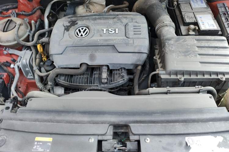 Used Volkswagen Tiguan L 2017 330TSI Automatic Two-Wheel Drive Luxury Edition Engine Bay