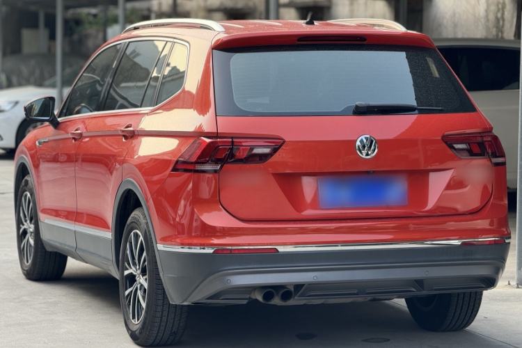 Used Volkswagen Tiguan L 2017 330TSI Automatic Two-Wheel Drive Comfort Edition Exterior 3