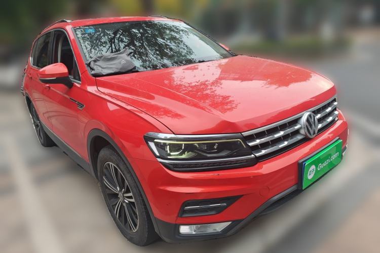 Used Volkswagen Tiguan L 2017 380TSI Automatic All-Wheel-Drive Luxury Edition Front Right 45 Deg