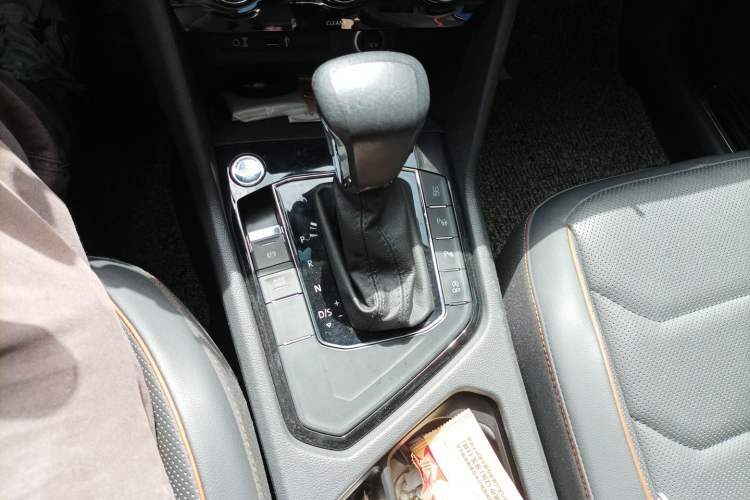 Used Volkswagen Tiguan L 2017 330TSI Automatic Two-Wheel Drive Flagship Edition Gear Lever
