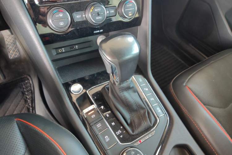 Used Volkswagen Tiguan L 2017 380TSI Automatic All-Wheel-Drive Flagship Edition Gear Lever
