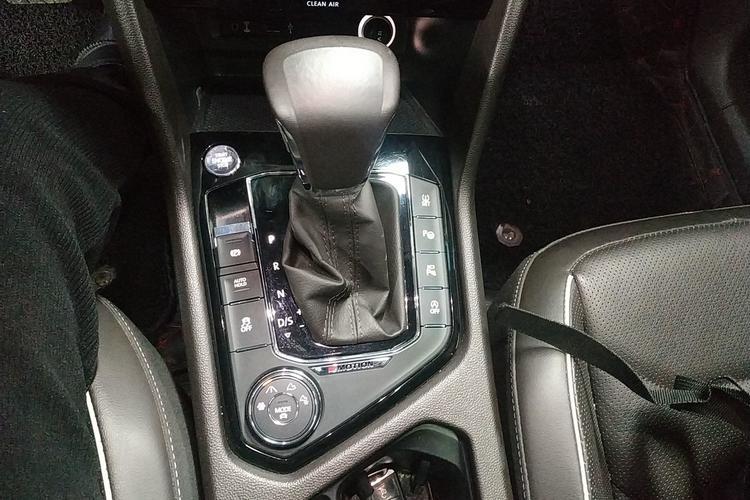 Used Volkswagen Tiguan L 2017 380TSI Automatic All-Wheel Drive Supreme Flagship Edition Gear Lever