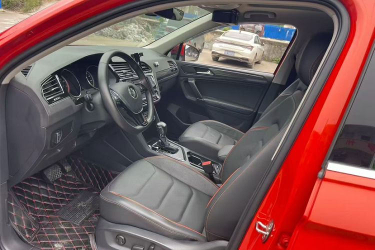Used Volkswagen Tiguan L 2017 330TSI Automatic Two-Wheel Drive Flagship Edition Interior 2