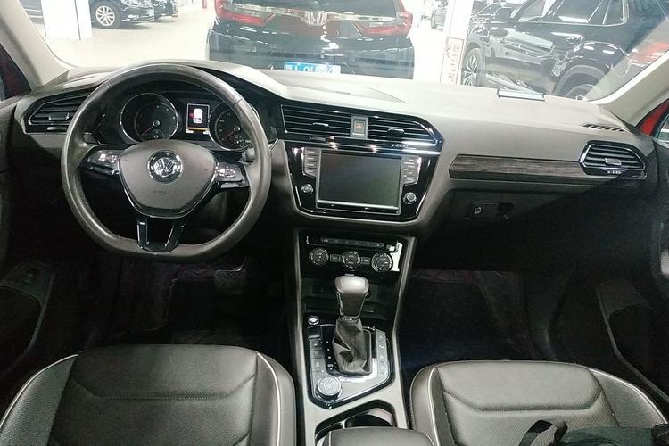 Used Volkswagen Tiguan L 2017 380TSI Automatic All-Wheel Drive Supreme Flagship Edition Interior 2