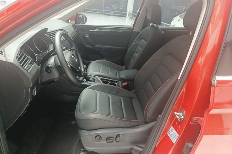 Used Volkswagen Tiguan L 2017 330TSI Automatic Two-Wheel Drive Flagship Edition Left Front Seat