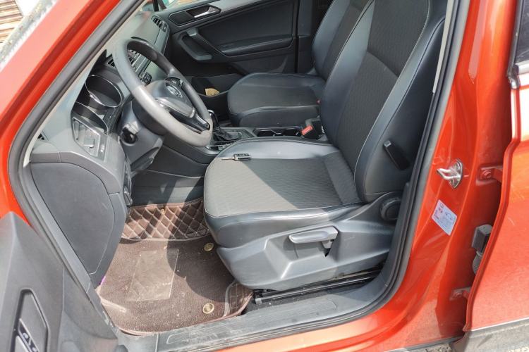Used Volkswagen Tiguan L 2017 330TSI Automatic Two-Wheel Drive Luxury Edition Left Front Seat
