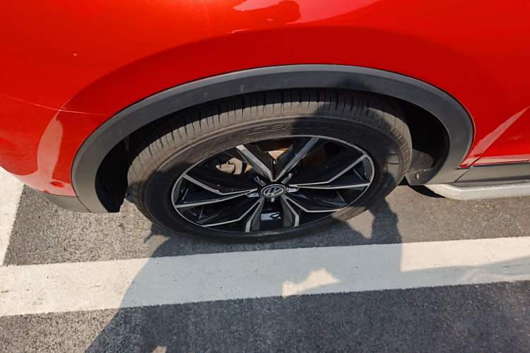 Used Volkswagen Tiguan L 2017 330TSI Automatic Two-Wheel Drive Flagship Edition Left Front Wheel Hub