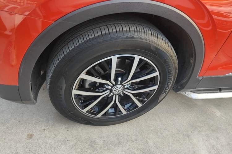 Used Volkswagen Tiguan L 2017 330TSI Automatic Two-Wheel Drive Comfort Edition Left Front Wheel Hub