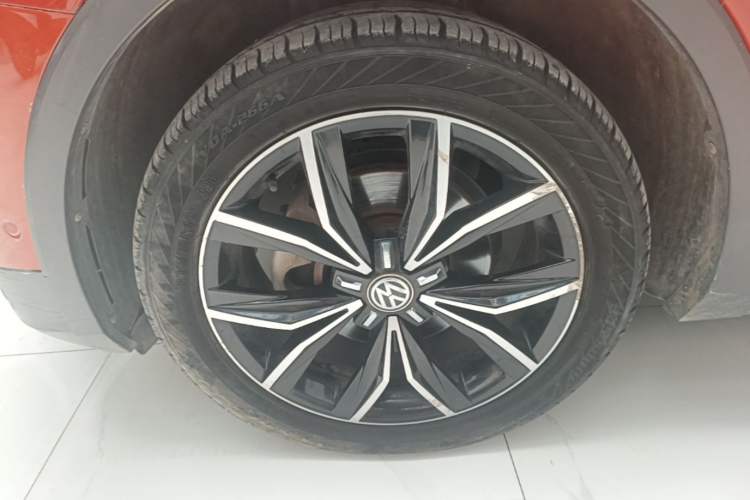 Used Volkswagen Tiguan L 2017 330TSI Automatic Two-Wheel Drive Flagship Edition Left Front Wheel Hub