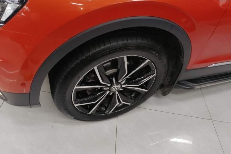 Used Volkswagen Tiguan L 2017 380TSI Automatic All-Wheel Drive Supreme Flagship Edition Left Front Wheel Hub