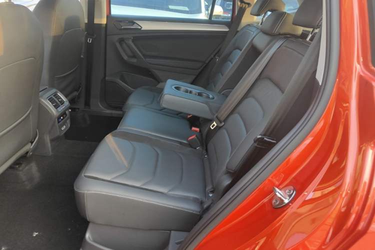 Used Volkswagen Tiguan L 2017 330TSI Automatic Two-Wheel Drive Comfort Edition Left Rear Seat