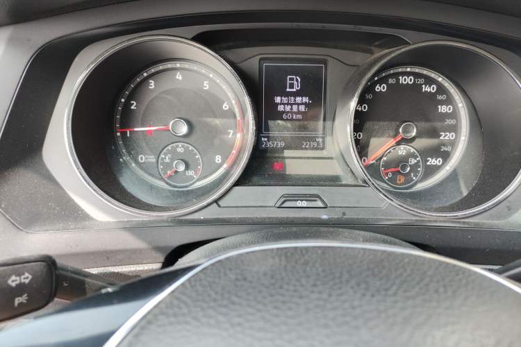 Used Volkswagen Tiguan L 2017 330TSI Automatic Two-Wheel Drive Luxury Edition Odometer Close Up