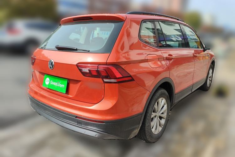 Used Volkswagen Tiguan L 2017 330TSI Automatic Two-Wheel Drive Luxury Edition Rear Right 45 Deg