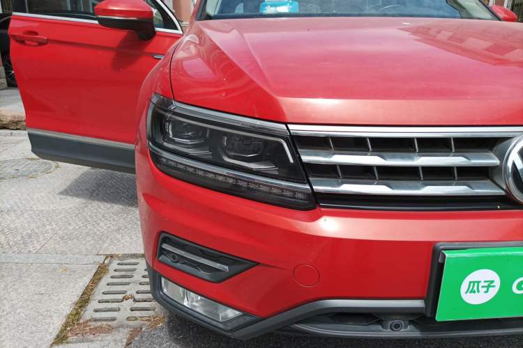 Used Volkswagen Tiguan L 2017 330TSI Automatic Two-Wheel Drive Flagship Edition Right Front Headlight