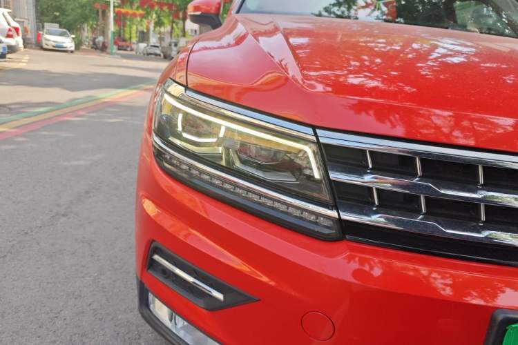 Used Volkswagen Tiguan L 2017 380TSI Automatic All-Wheel Drive Supreme Flagship Edition Right Front Headlight