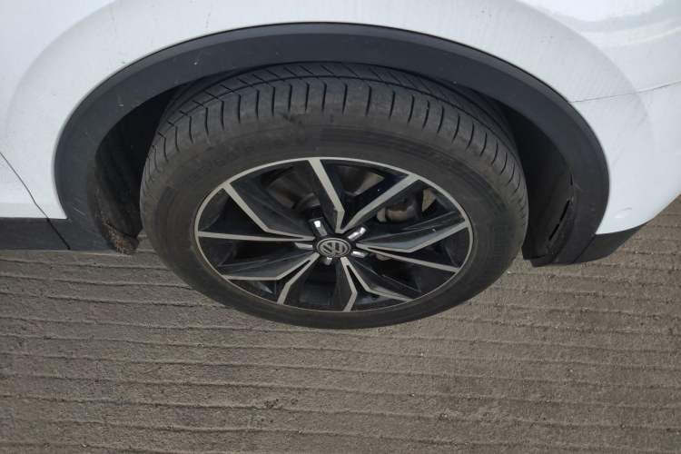 Used Volkswagen Tiguan L 2017 380TSI Automatic All-Wheel-Drive Flagship Edition Right Front Wheel Hub
