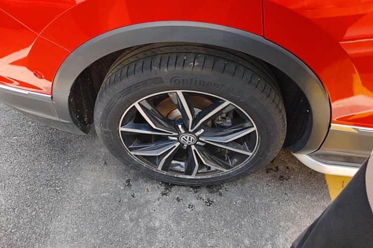 Used Volkswagen Tiguan L 2017 330TSI Automatic Two-Wheel Drive Flagship Edition Right Rear Wheel Hub