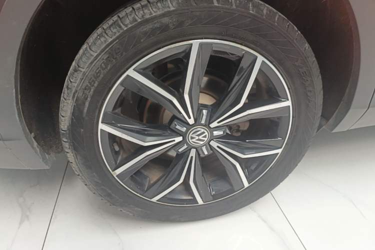 Used Volkswagen Tiguan L 2017 330TSI Automatic Two-Wheel Drive Flagship Edition Right Rear Wheel Hub